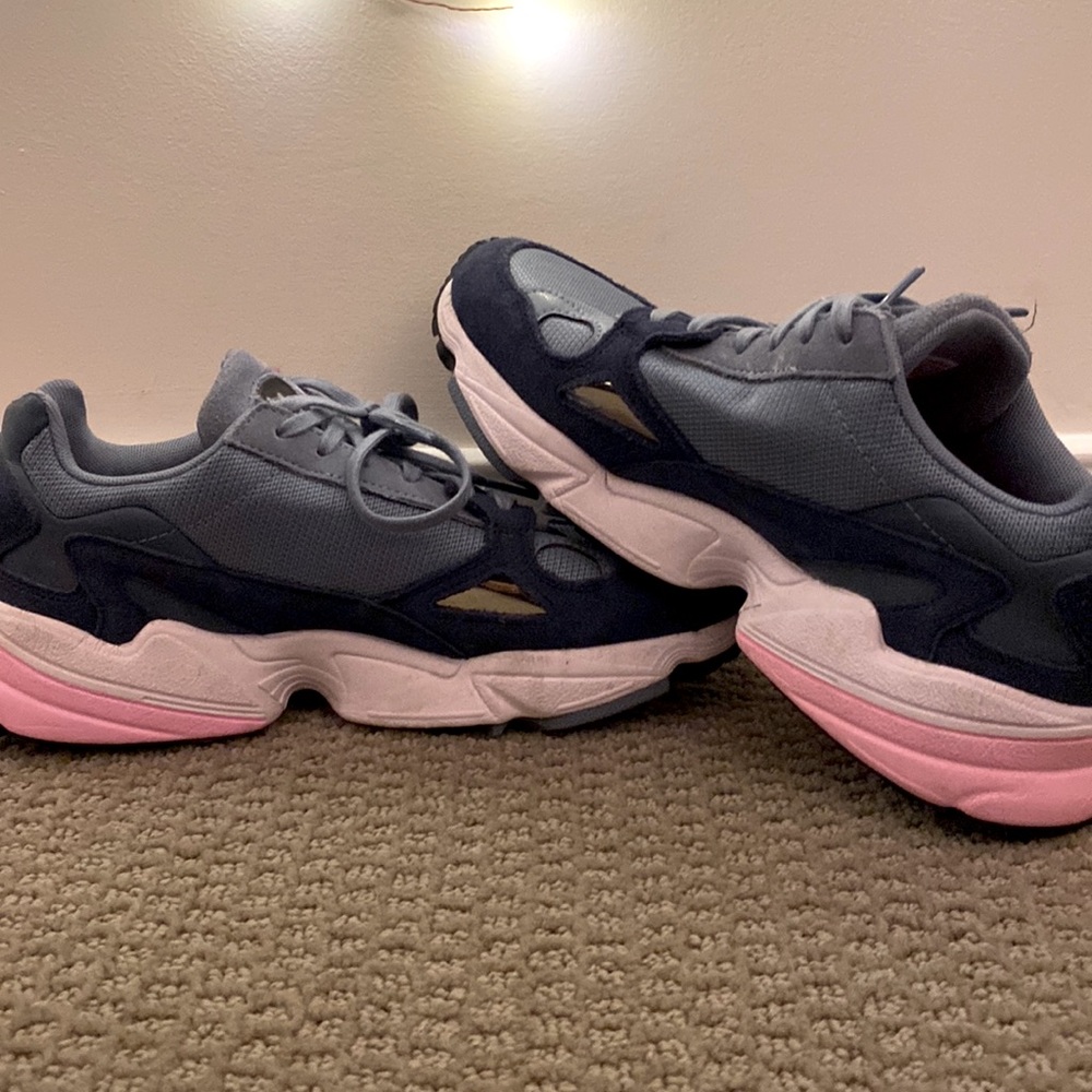 Adidas Sneakers
